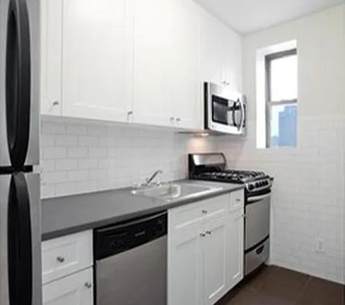 5th image of 141 Attorney St APT 4D