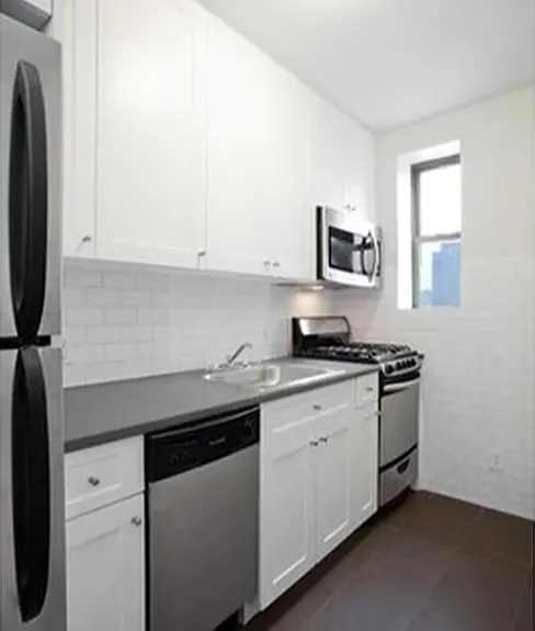 141 Attorney St #4D — Photo 4