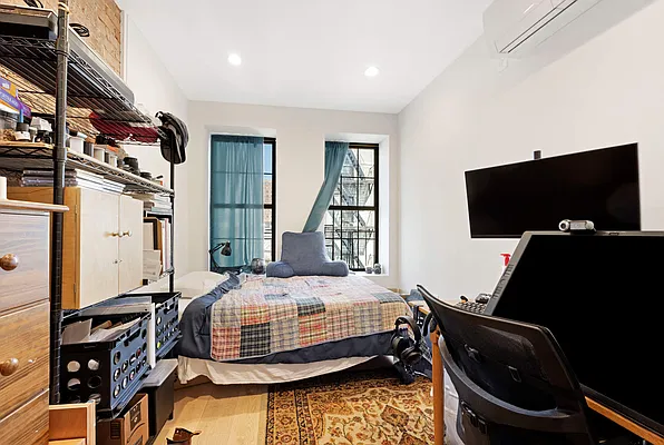 Rented by Compass | media 42