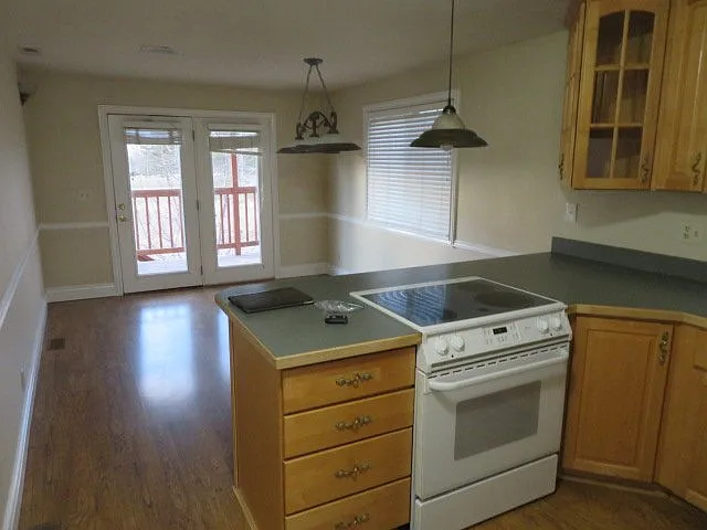 184 Country Club Dr — Photo 6