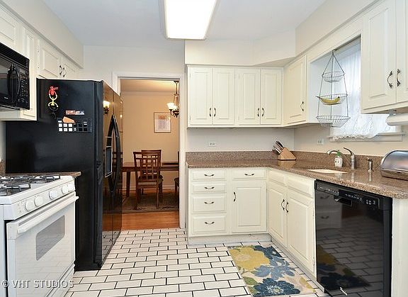 4th image of 383 Central Ave