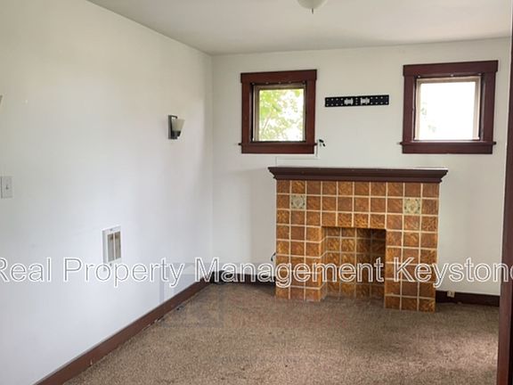 4th image of 122 E 16th Ave #1