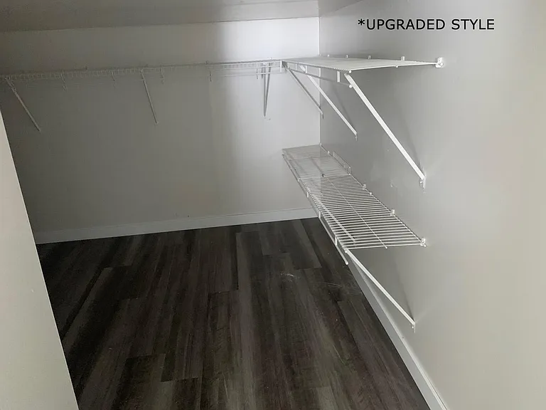 320 E Burlington St #3 — Photo 8