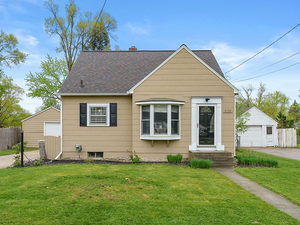 1st image of 2733 Lorraine Ave