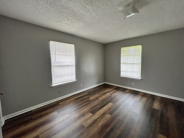 901 E 29th Ave #10 — Photo 13