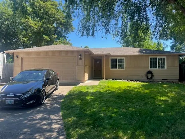 172 Woodbury Ct, Central Pt, OR 97502