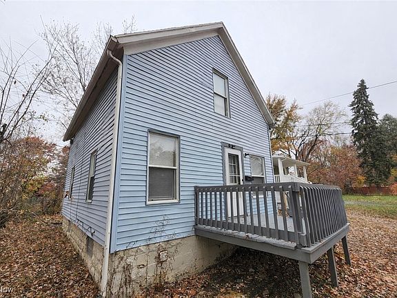 2nd image of 528 Gridley St