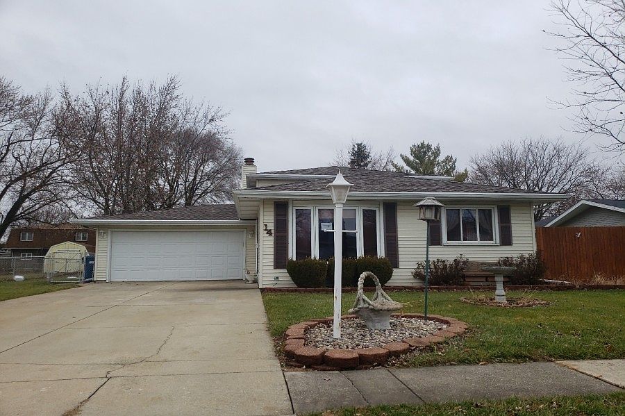 1st image of 14 Hilltop Dr