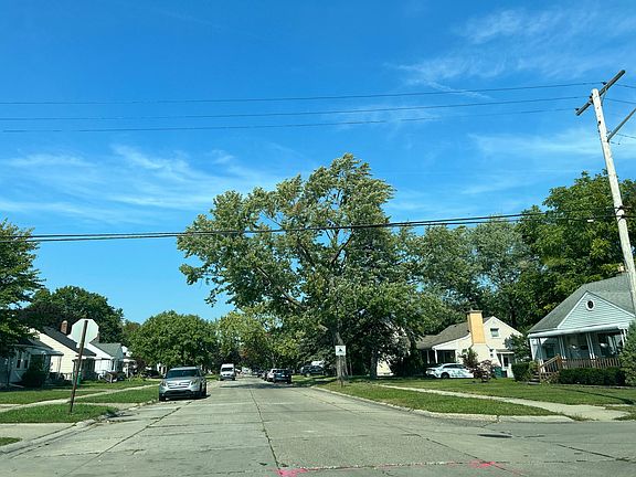 4th image of 22811 Beechwood Ave