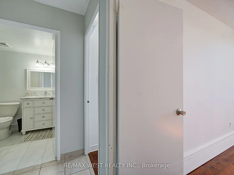 3559 Eglinton Ave W #1309 — Photo 22