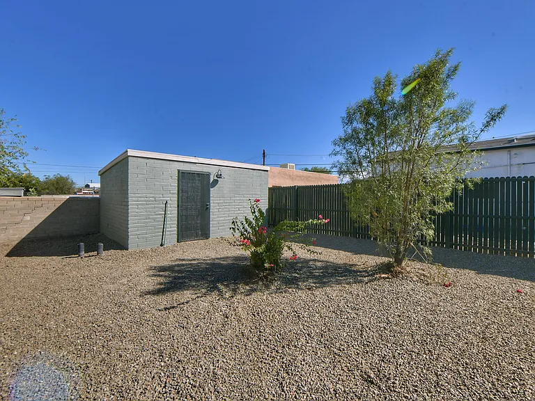 1211 S 9th Ave — Photo 23
