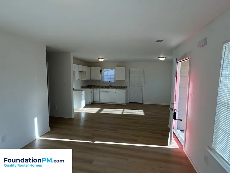 388 McFarland Dr — Photo 4