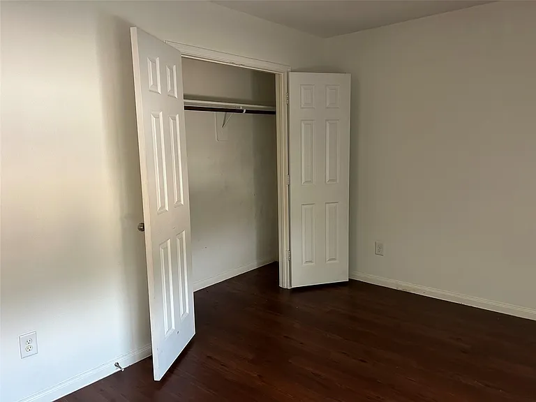 21511 Donata Cir — Photo 10