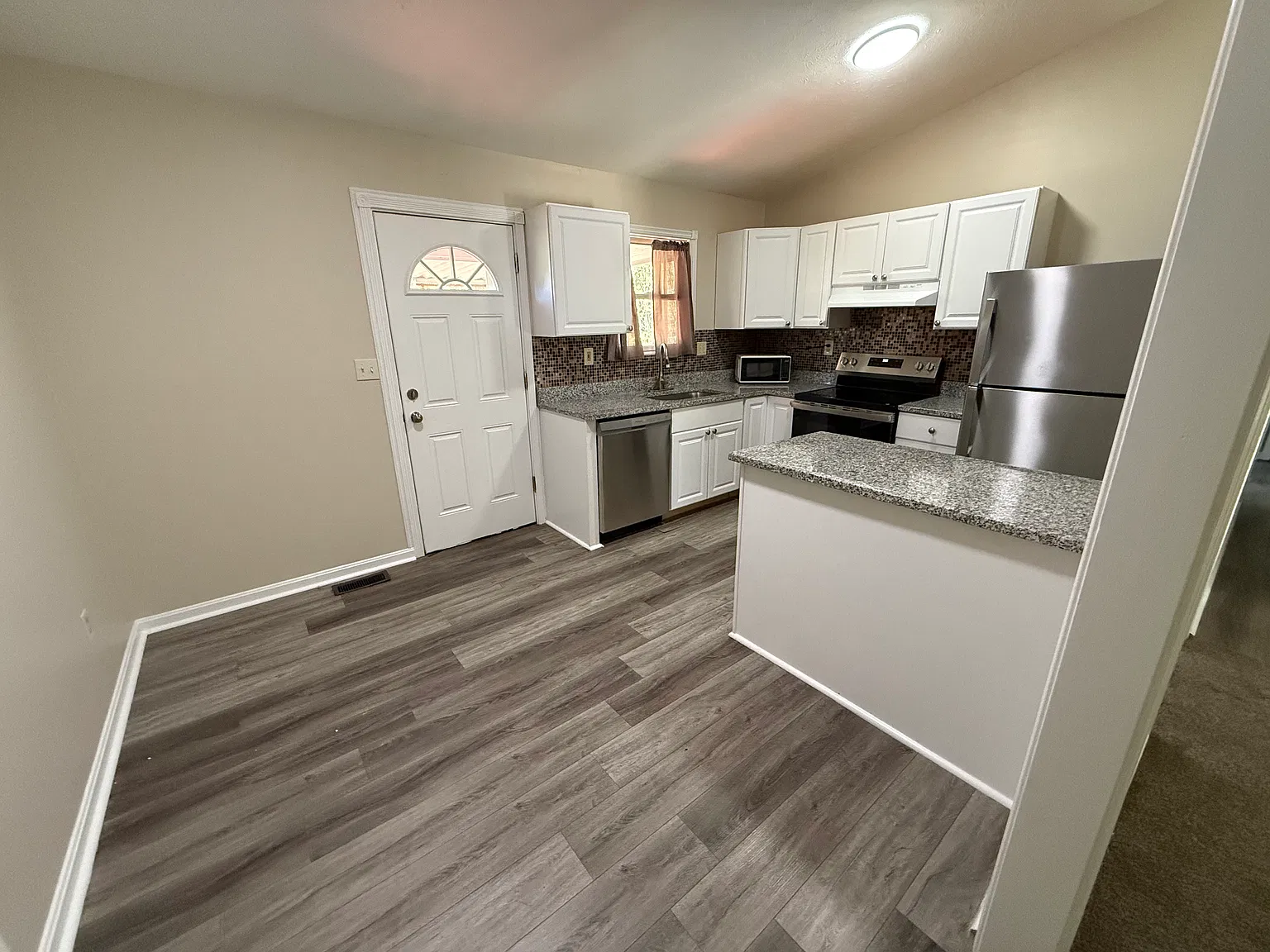 4 bed, 1178 sqft, $2,250 — Photo 3