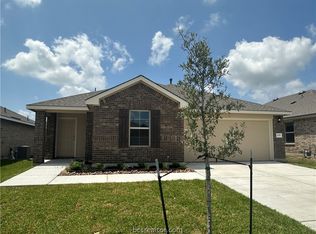 2206 Spyglass Dr, Navasota, TX 77868