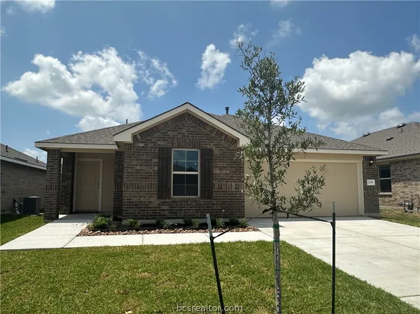 2206 Spyglass Dr, Navasota, TX 77868