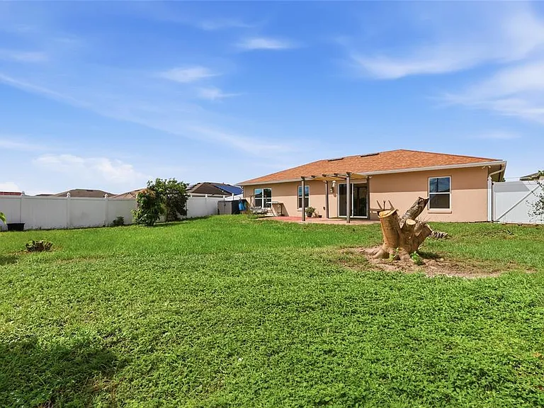 115 Maple Dr — Photo 32