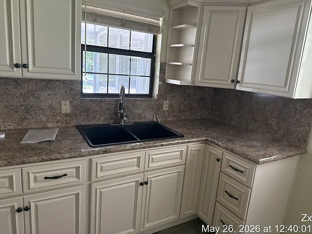 210 Pine St E — Photo 9
