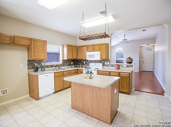 5th image of 2534 Encino Cedros
