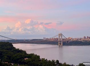 200 Winston Dr APT 1005, Cliffside Park, NJ 07010