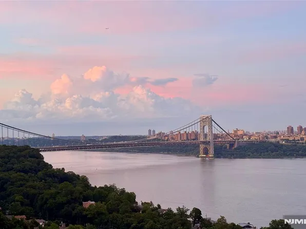 200 Winston Dr APT 1005, Cliffside Park, NJ 07010