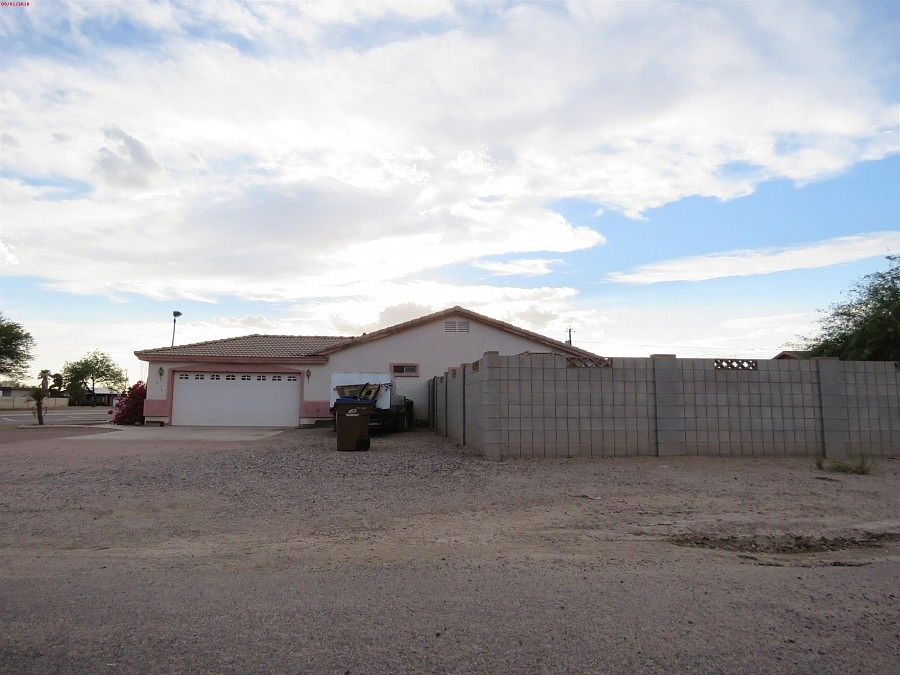 1st image of 4010 N Catalina Dr