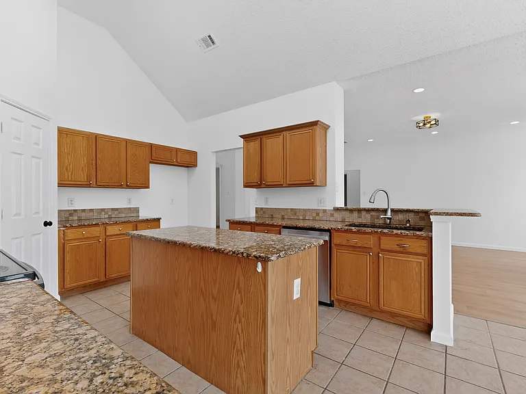 7807 Kristina Dr — Photo 22