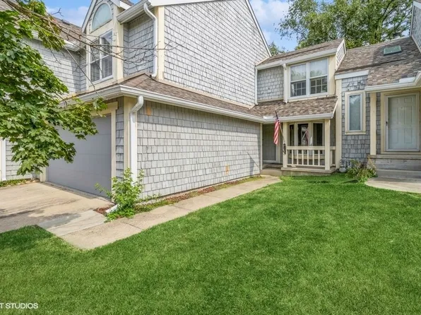 2631 82nd St, Urbandale, IA 50322