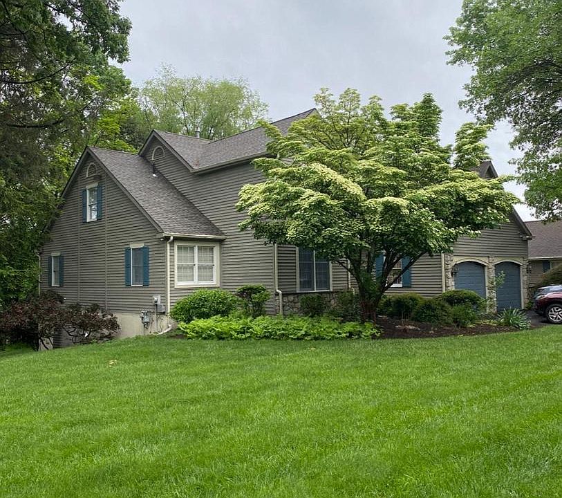 1st image of 1752 Oak Hill Dr
