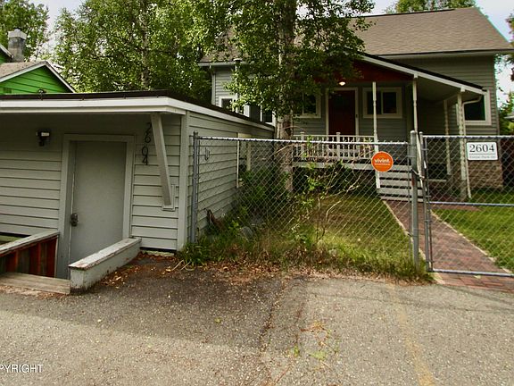 2nd image of 2604 Forest Park Dr