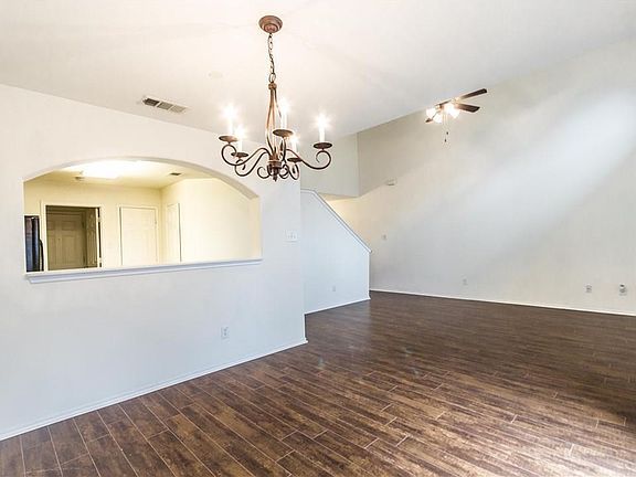 3rd image of 10371 Darkwood Dr