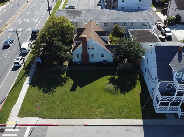 205 10th St, Ocean City, MD 21842