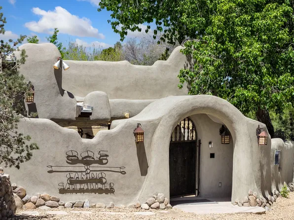 905 Camino Santander, Santa Fe, NM 87505