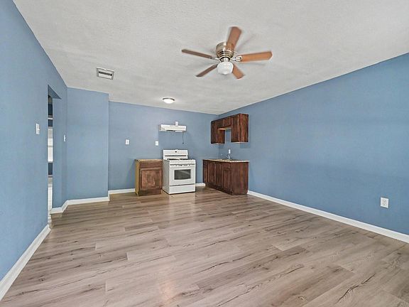 4th image of 716 Hargest St #B