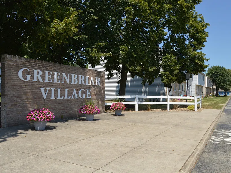 Greenbriar Village apartments — Photo 5