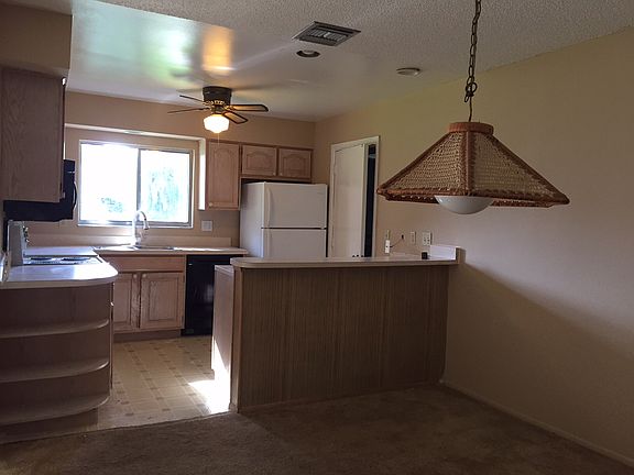 3rd image of 10401 Kingbrook Ln