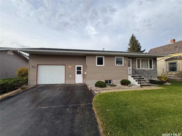 307 Carl Avenue E, Langenburg, SK S0A 2A0