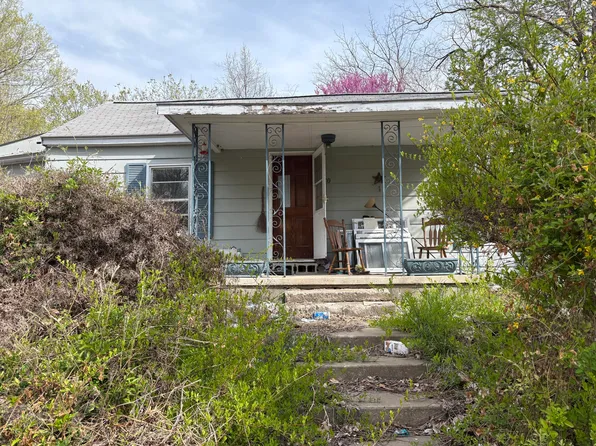 310 Main St, Waverly, MO 64096