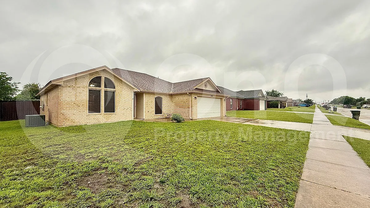Building Photo - 4202 Jake Spoon Dr
