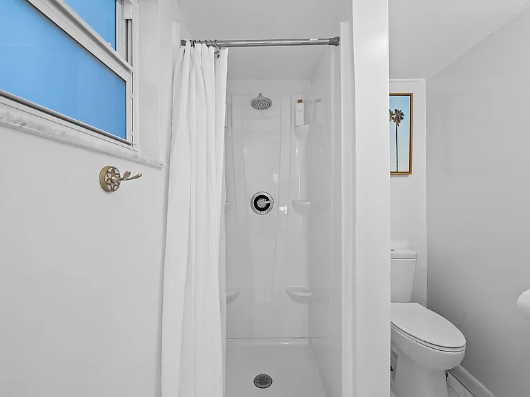 1304 NE 4th St — Photo 7