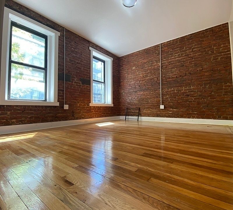 1st image of 530 Parkside Ave