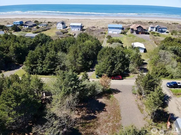 36 Breezy Lane, Grayland, WA 98547