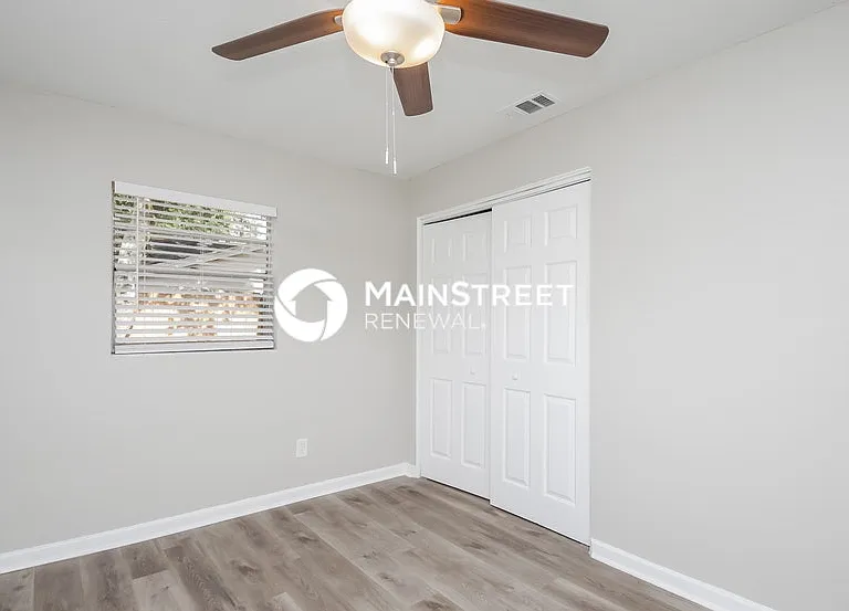 703 Malcom Rd — Photo 9