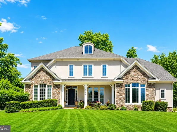 8906 Laurel Overlook Dr, Lorton, VA 22079