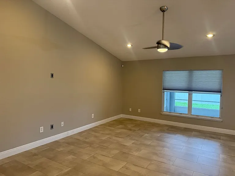 9020 Lake Coventry Ct — Photo 10