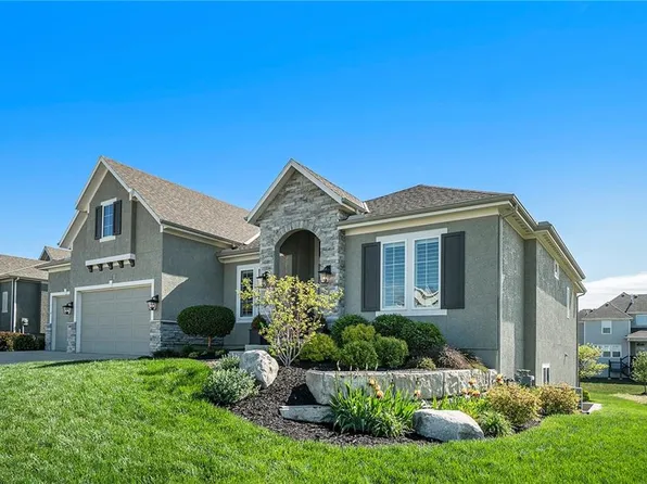 17513 Manor St, Overland Park, KS 66085