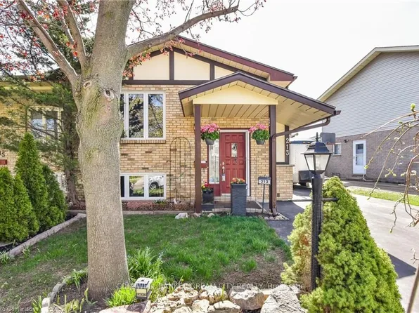213 Scott Rd, Cambridge, ON N3C 3K6