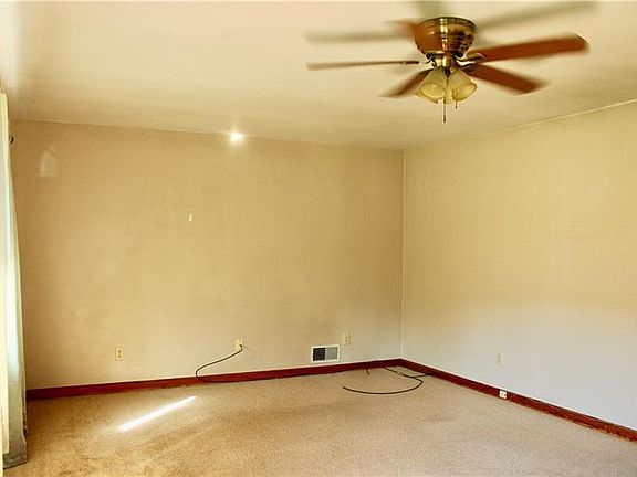 3rd image of 512 Mount Vernon Dr