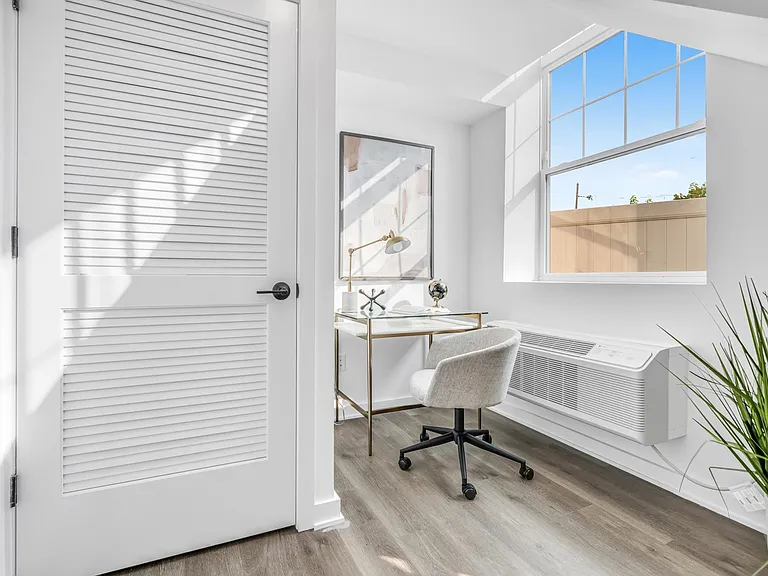 315 Railroad Ave #110 — Photo 12