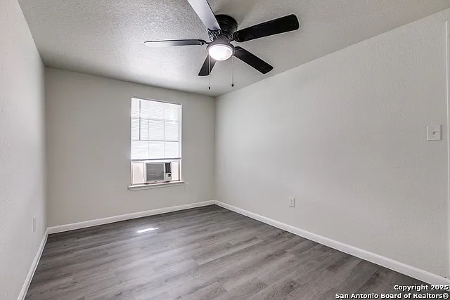 415 Elmwood Dr #B — Photo 11